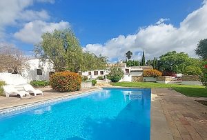 FOUR BEDROOM VILLA IN BOLIQUEME